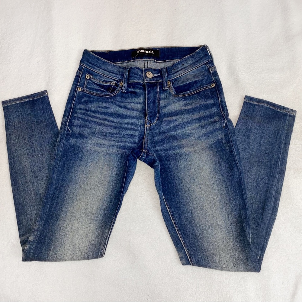 Express Mid Rise Medium Wash Denim Jeans